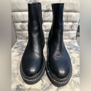 Nine West women’s leather Chelsea boots